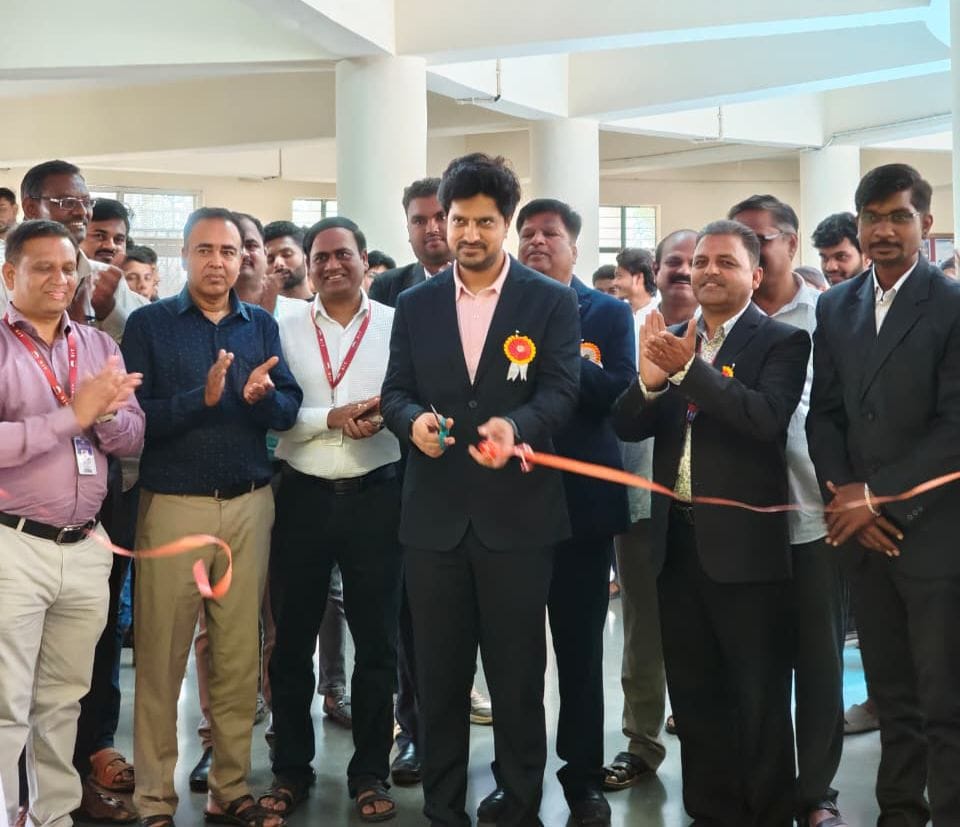 Jatin Chandolia inaugurating Sinhgad Techtonic 2K26 tech fest at Sinhgad Institute of Technology, interacting with students during the opening ceremony